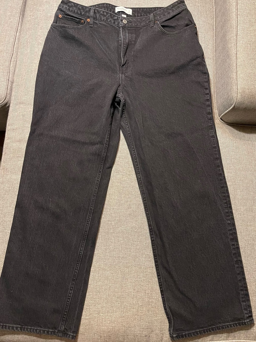 Abercrombie Curve Love 90s Relaxed High Rise Black Jeans 33 16R
